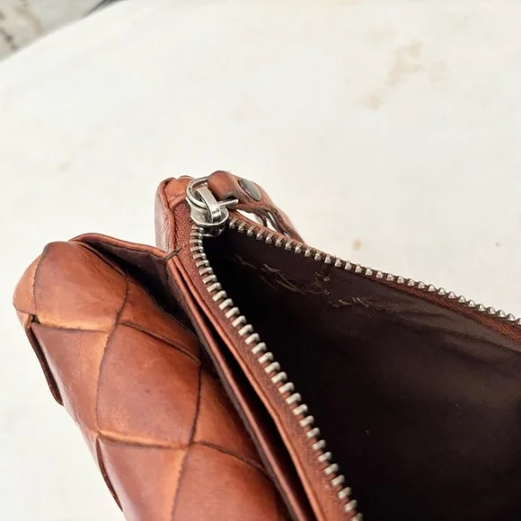 Vilenca Holland Woven Distressed Cognac Bifold Continental Wallet - Picture 5 of 5